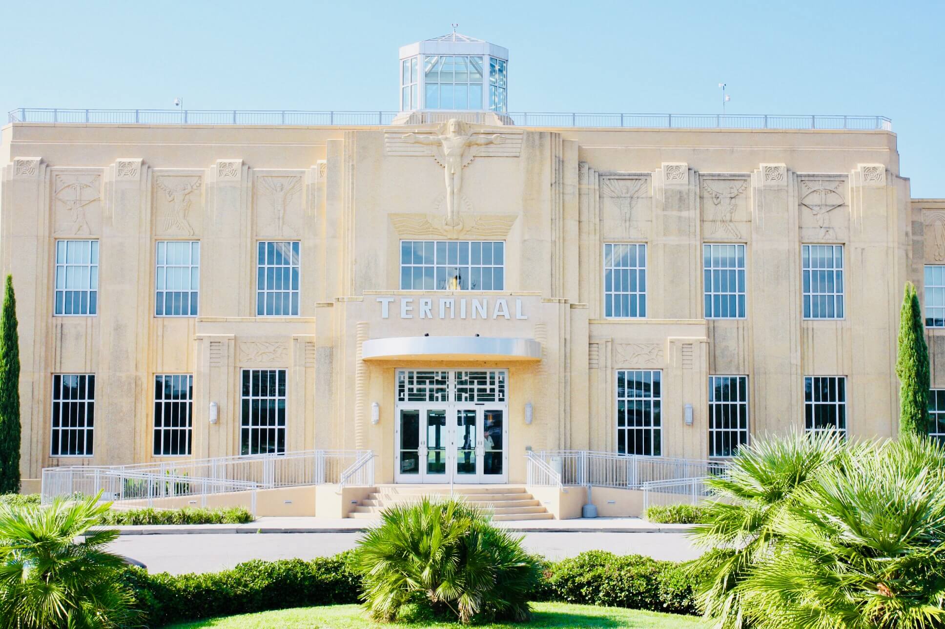 The Celebrity that Visited New Orleans’ Very First Airport